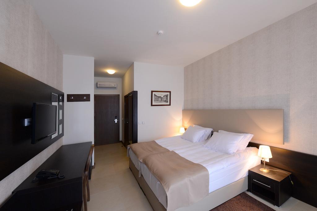 Hotel Majdan Belgrade Exterior photo