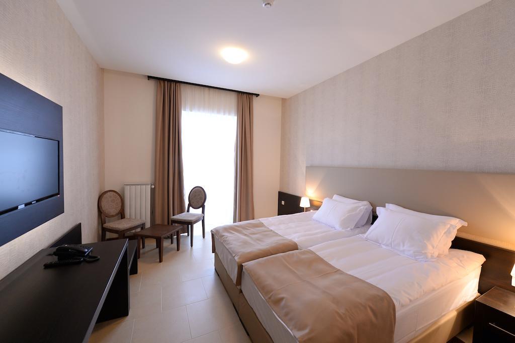 Hotel Majdan Belgrade Exterior photo