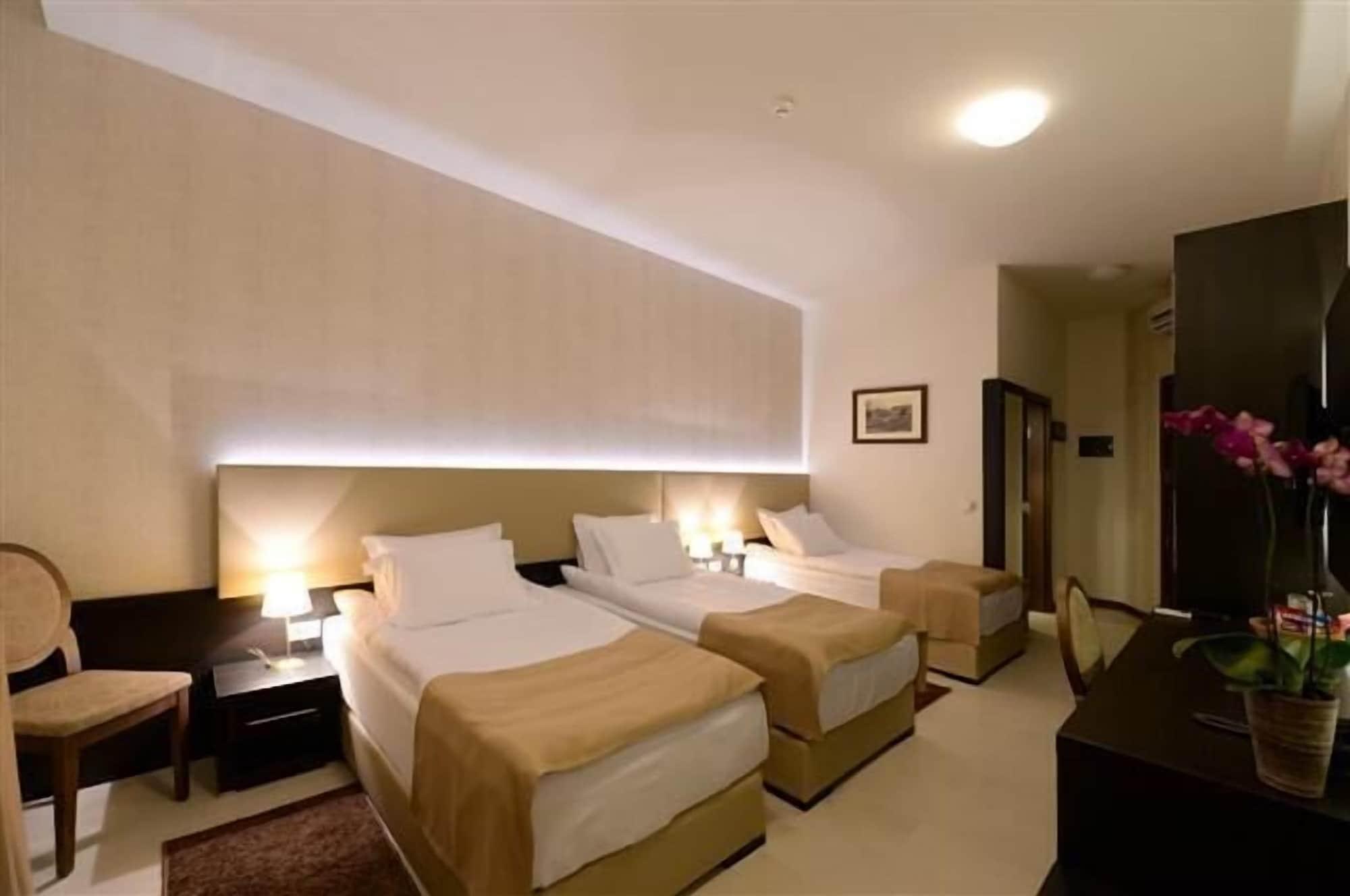 Hotel Majdan Belgrade Exterior photo