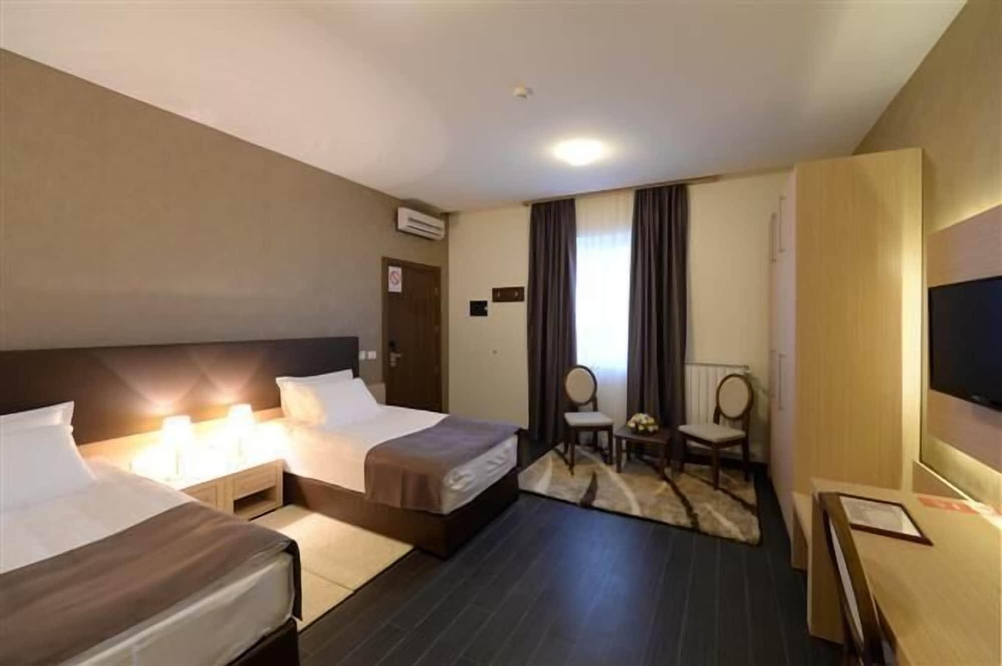 Hotel Majdan Belgrade Exterior photo