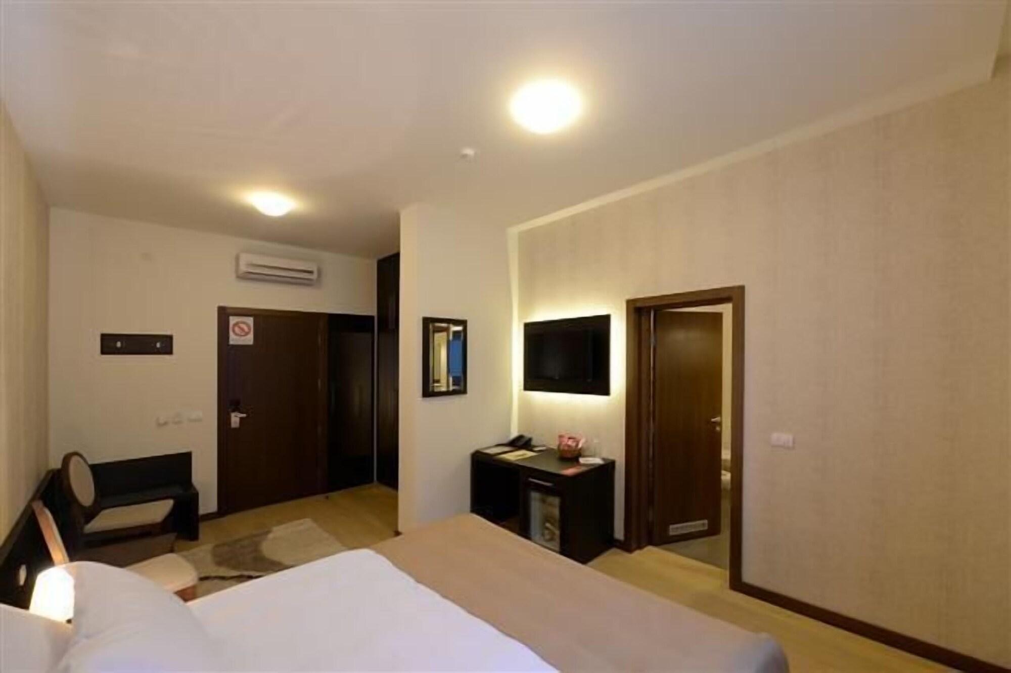 Hotel Majdan Belgrade Exterior photo