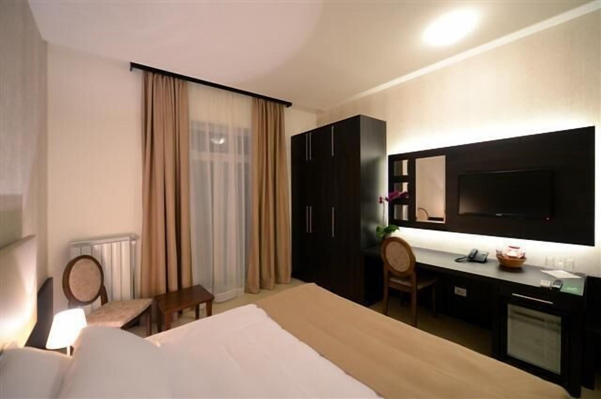 Hotel Majdan Belgrade Exterior photo